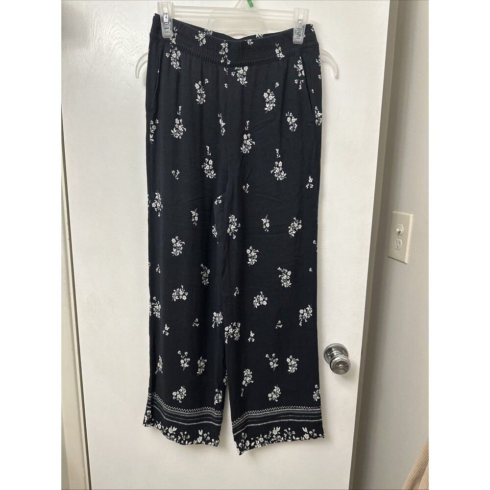 Divided H&M Women’s Wide Leg  Sz 4 With Side Pockets Black /floral White Flowers